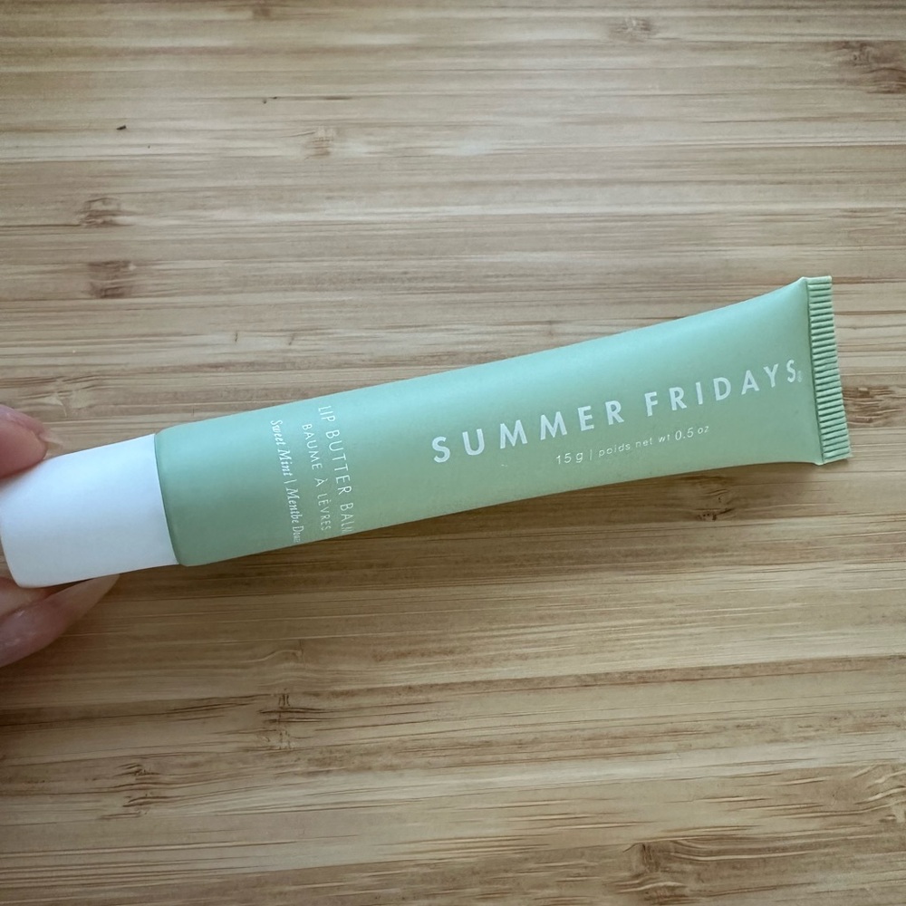 Summer Fridays lip balm sweet mint
No box, never used
As is